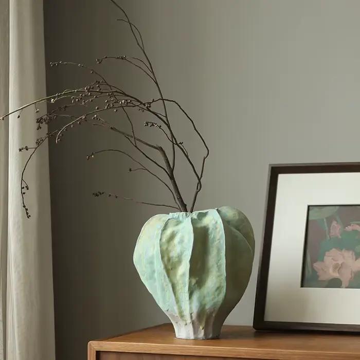 Vase en céramique, ornements géométriques abstraits, plis irréguliers, vase à fleurs, accessoires pour arrangement floral, artisanat, décoration de la maison