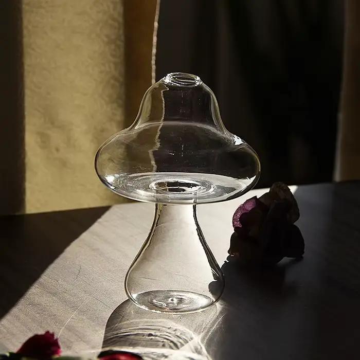 Vase en verre en forme de pièce plus lente