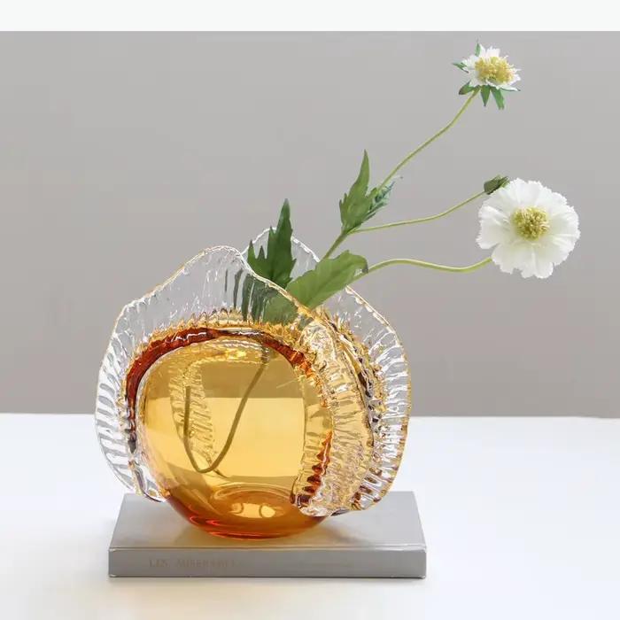 Vase en verre couleur ambre, artisanat créatif, pots à fleurs, décoration de table, arrangement de fleurs, vases floraux, décoration esthétique de la pièce