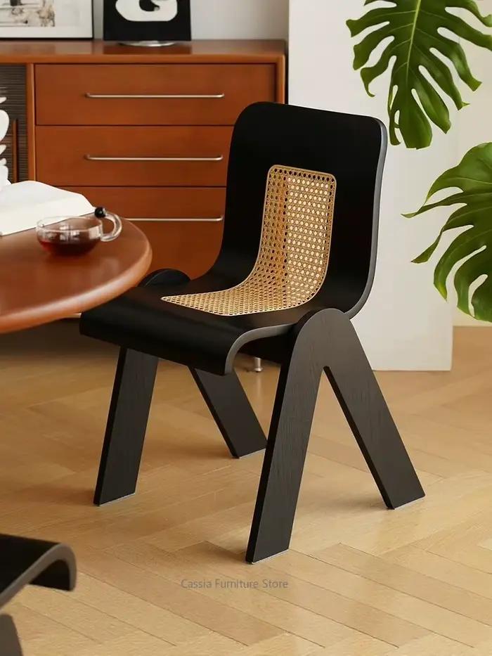 Chaise de salle à manger en rotin et bois massif pour la maison