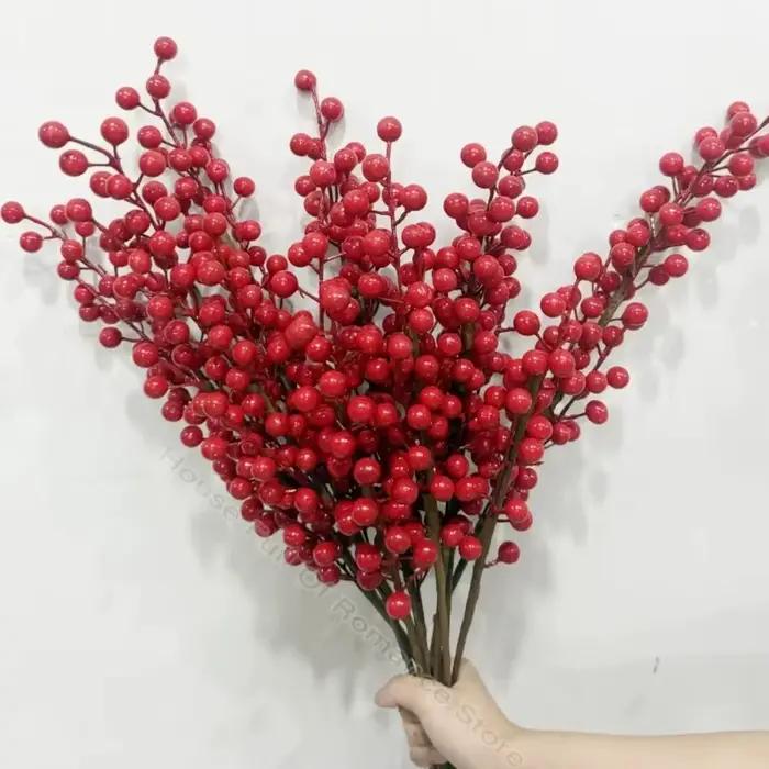 Artisanat bricolage Branche de baies rouges réaliste neige givrée