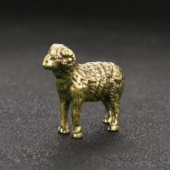 Figurines de petites moutons miniatures en laiton massif