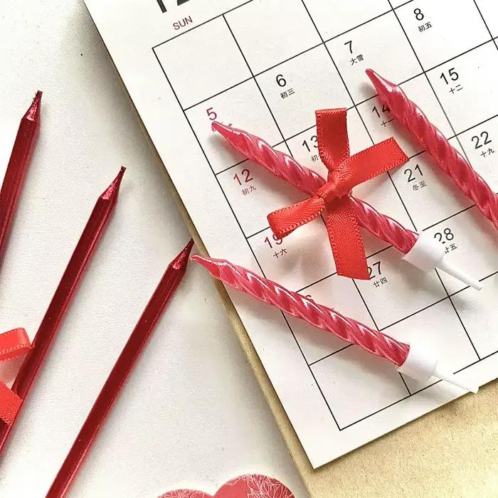 Bougies de gâteau en spirale rouges avec nœud pour mariage, anniversaire, Nouvel An, décorations de fête, avec supports