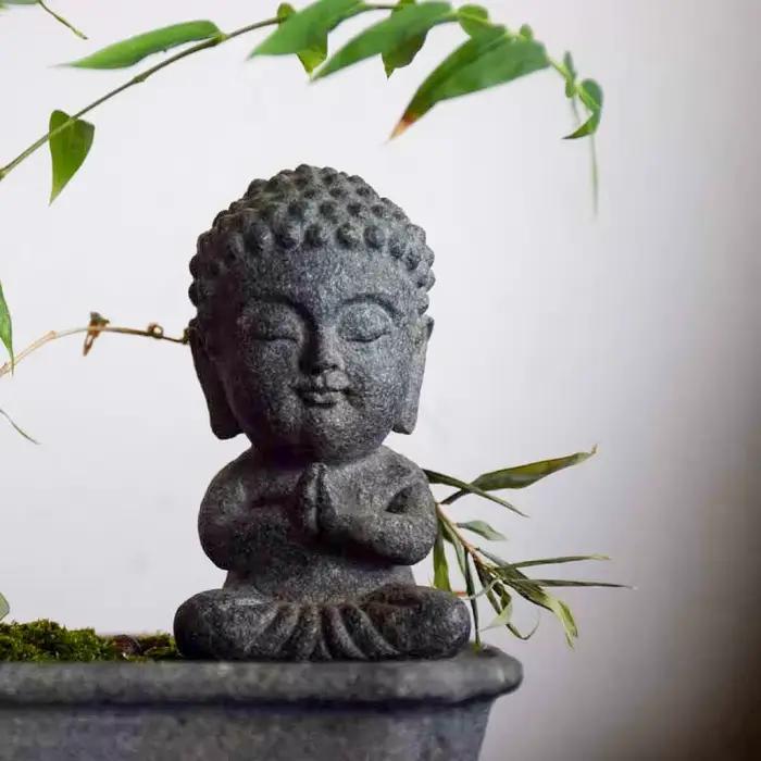 Mini statue de Bouddha en pierre naturelle sculptée à la main