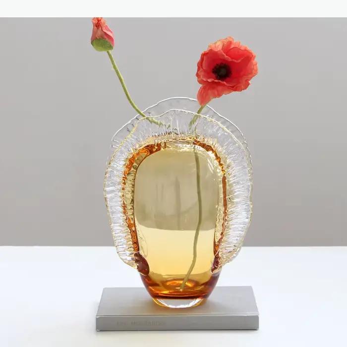 Vase en verre couleur ambre, artisanat créatif, pots à fleurs, décoration de table, arrangement de fleurs, vases floraux, décoration esthétique de la pièce