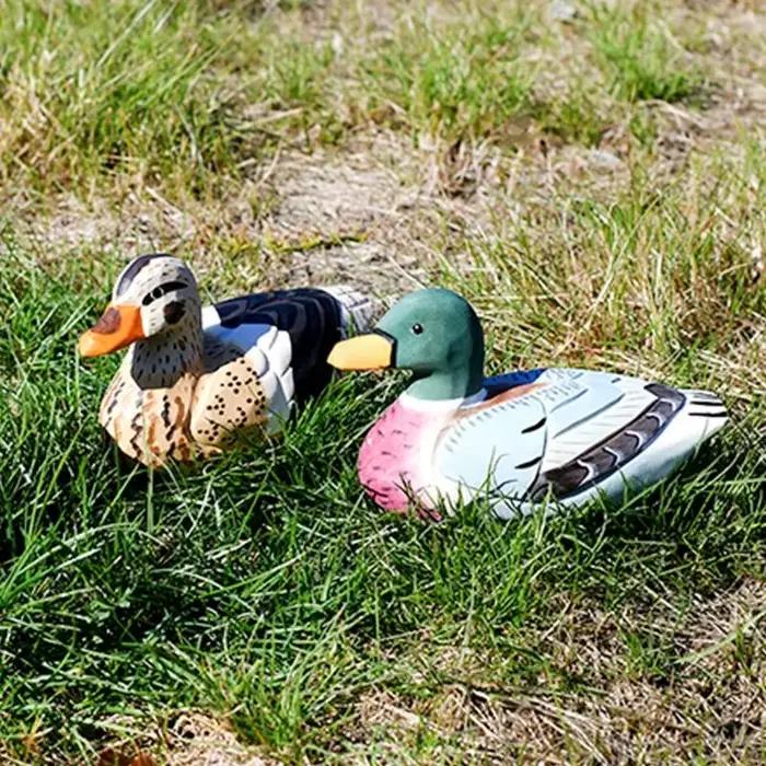 Figurine classique canard colvert en bois