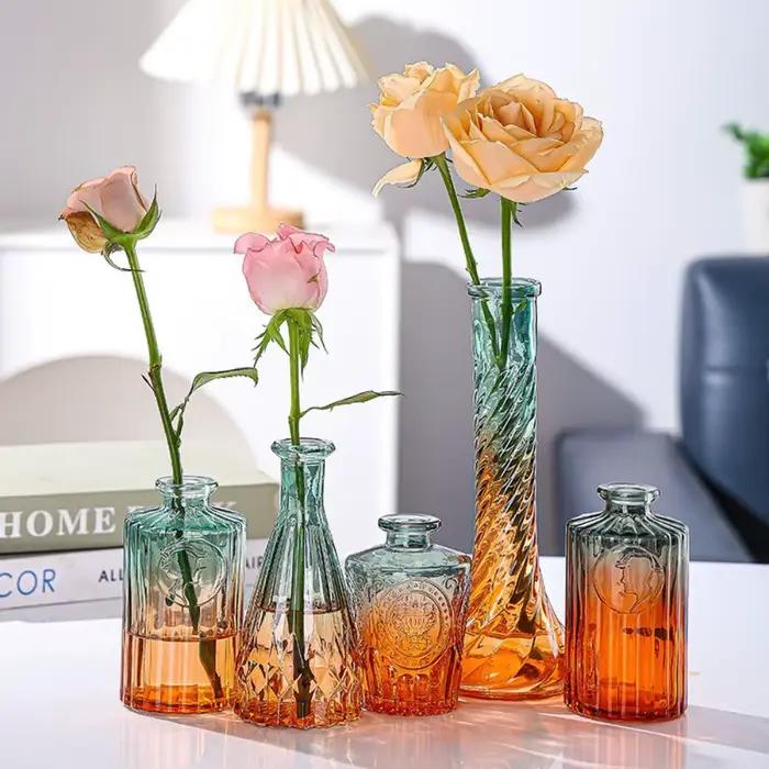 Vases à bourgeons en verre