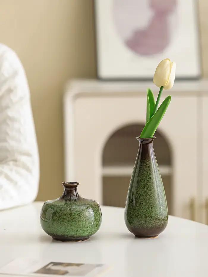 Ensemble de 6 mini-vases en céramique verte