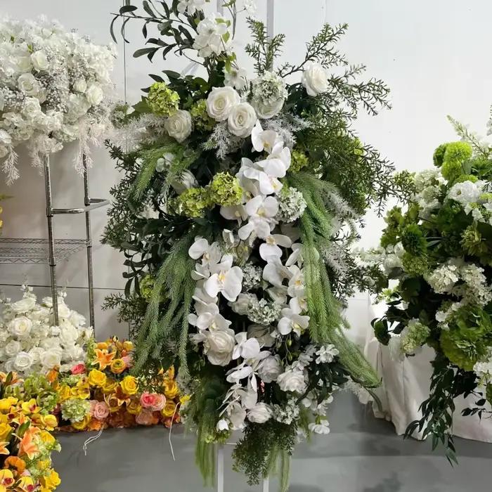 Décoration verte artificielle sur le thème de la forêt pour banquets de mariage