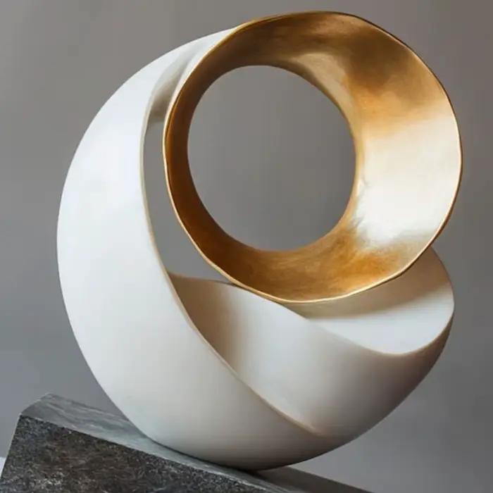 Sculpture en résine moderne abstraite architecture pour bureau et décoration de table occasion spéciale