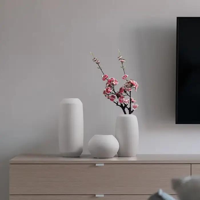 Vase de fleurs séchées en céramique brossée blanche