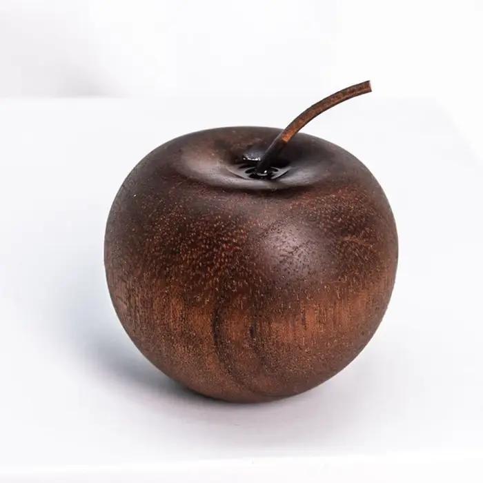 Ornement en bois massif parfumé aux fruits