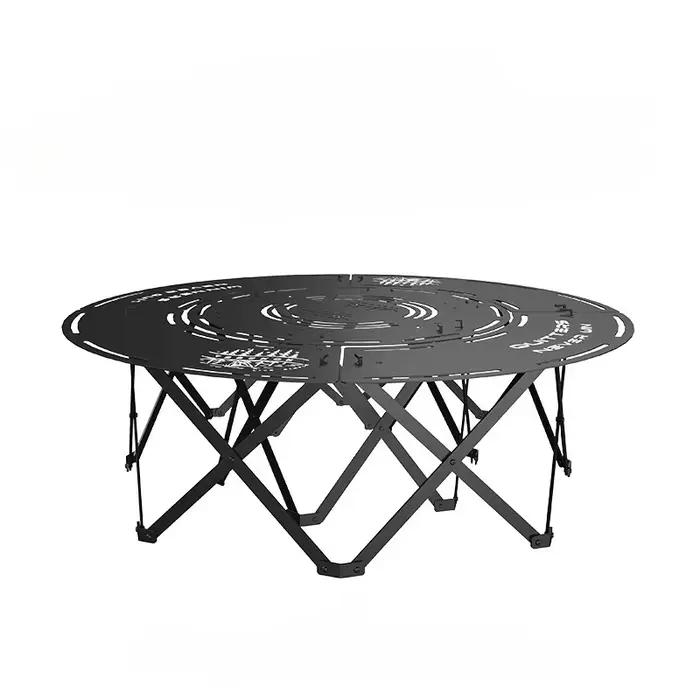 Table d'extérieur minimaliste au sol