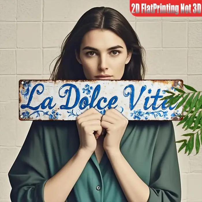 Plaque murale en métal 2D, 1 pièce, La Dolce Vita, plaque décorative italienne vintage avec motif floral bleu, 10,01 x 39,98 cm, parfaite