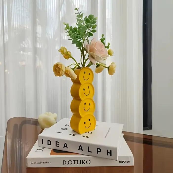 Vase jaune, vase en céramique Joyful, vase à fleurs moderne et créatif, petit vase créatif Happy, vase décoratif minimaliste moderne de forme amusante