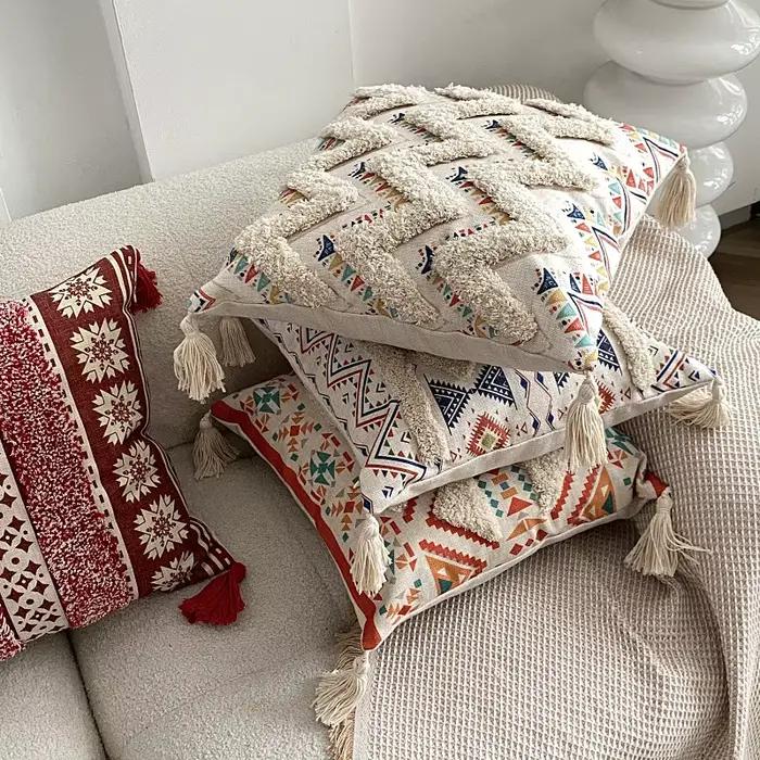 Housse de coussin brodée style bohémien