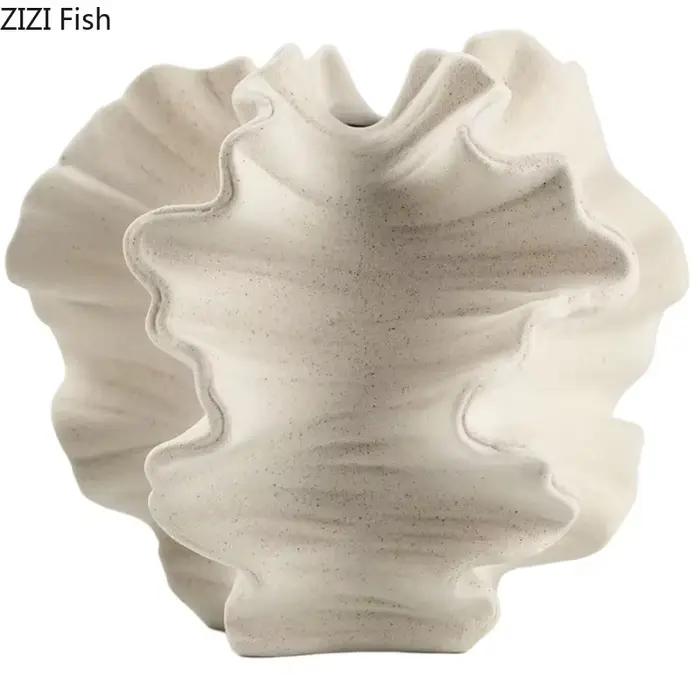 Vase à rides irrégulier créatif