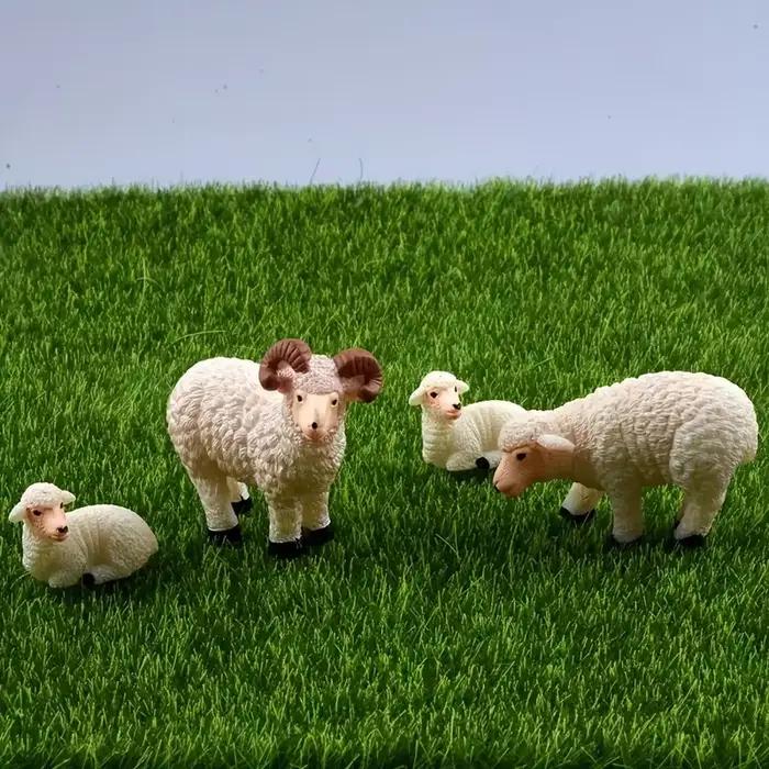 Ensemble de figurines de mouton familiales miniatures en résine