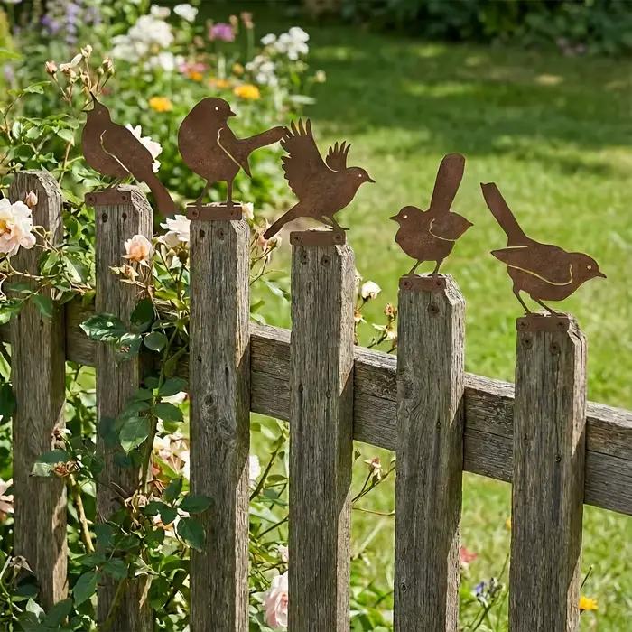 Oiseaux de jardin vintage pour toutes les saisons. Décorations en acrylique pour clôture extérieure