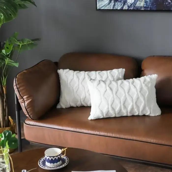 Housse de coussin en peluche blanche