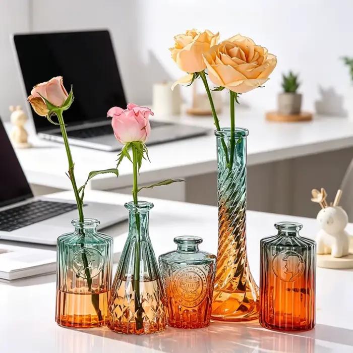 Vases à bourgeons en verre