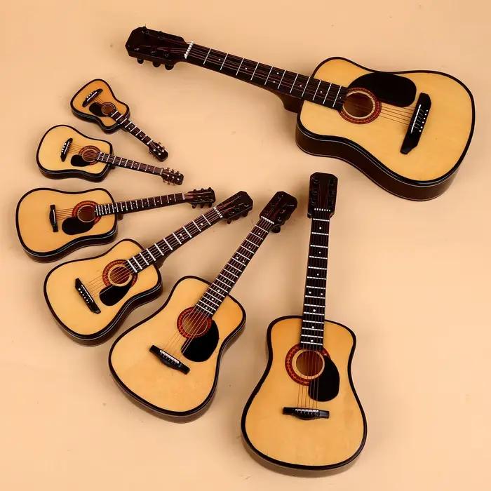 Mini guitare classique en bois Miniature