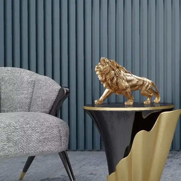 Ornement en résine du roi Lion doré