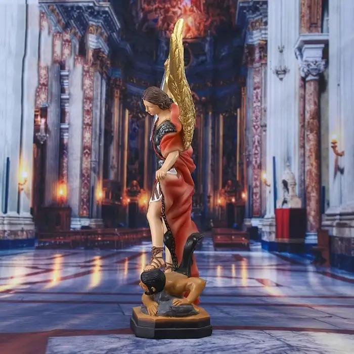 Statue d'ange Saint Milka classique en résine, ange tueur de dieu démon, Sculpture d'épées d'ange, Statue religieuse faite à la main