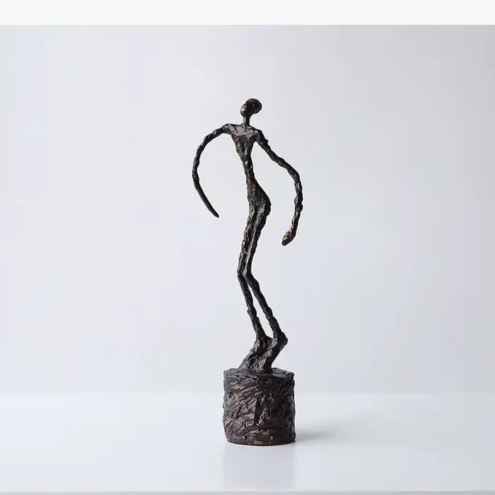 Statue de danseurs torsadés, œuvre d'art, ornements, décoration de bureau, sculpture créative de personnages abstraits, décor esthétique pour la pièce