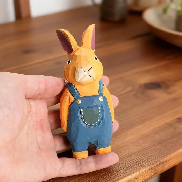 Figurine de lapin en bois sculptée à la main