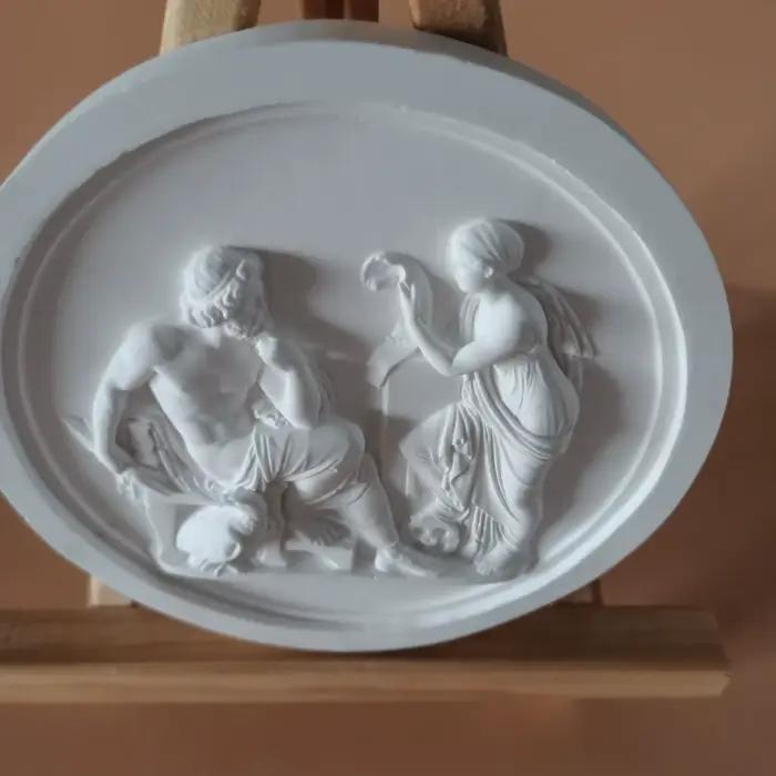 Reliefs décoratifs en plâtre Déesse et Jupiter