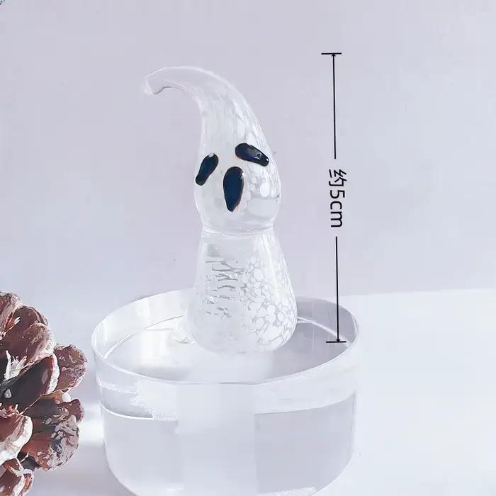 Ornement d'halloween en verre fait à la main