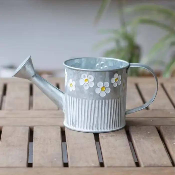 Pot de fleur en fer vintage