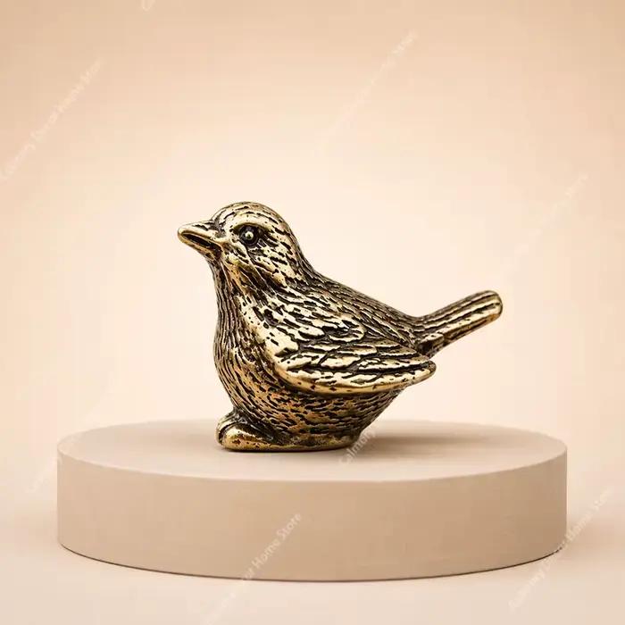 Figurine d'oiseau en laiton massif, détaillée et élégante, pièce de décoration intérieure polyvalente, décor bleu sarcelle, figurine d'oiseau en laiton élégante, figurine de moineau pour la décoration