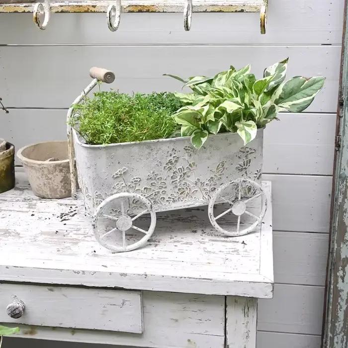 Chariot de jardin en fer Vintage avec relief