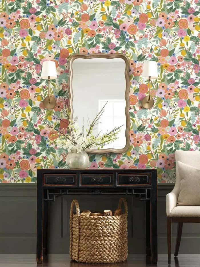 Papier peint interconnexion Garden Party en fibre de bois avec motifs floraux et fruitiers pour salon, bureau administratif et espaces de divertissement