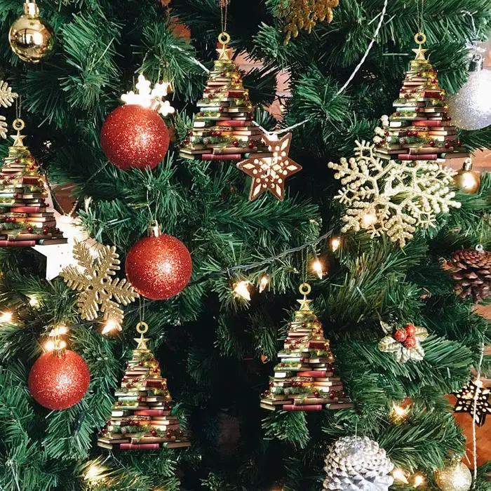 Ornement de noël montagne du livre