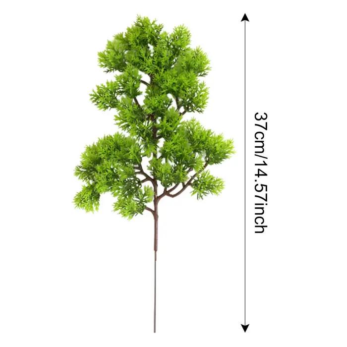 Branches de pin artificielles