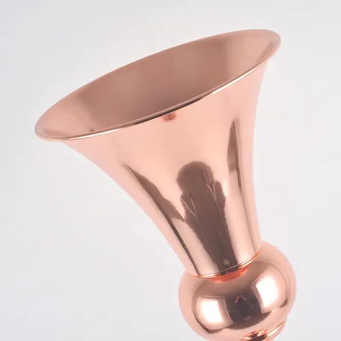 Vase en métal, centre de table de mariage