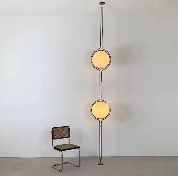 Lampadaire acrylique minimaliste moderne Style Antique boule ronde Chrome métal blanc lampadaire lampe sur pied décorative de chevet