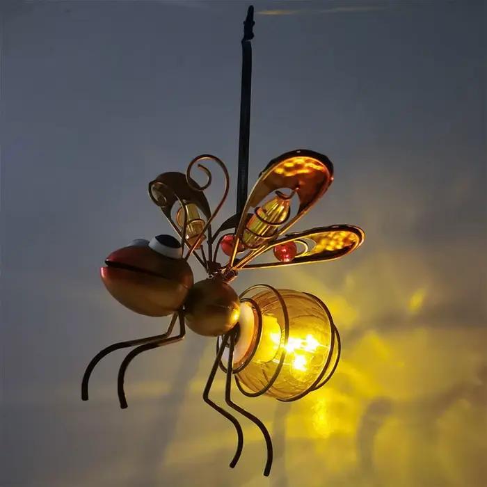 Statue d'insecte en fer solaire avec guirlande lumineuse LED