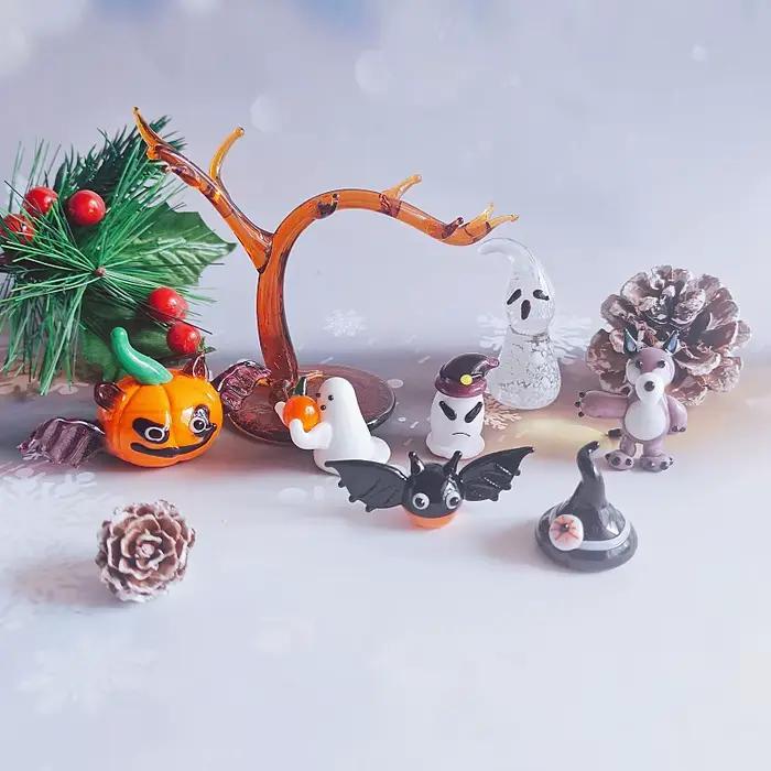 Ornement d'halloween en verre fait à la main