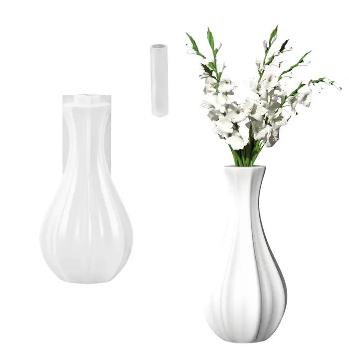 Vase rayé à col étroit