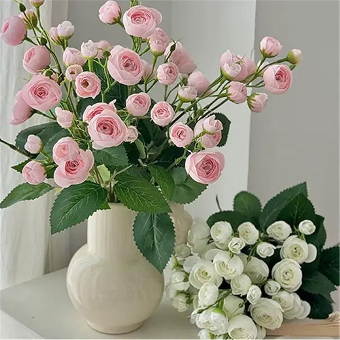 Décoration : 12 têtes de roses artificielles avec tiges