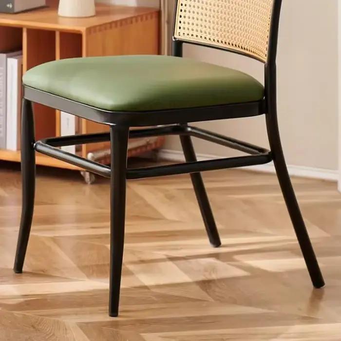 Chaises de salle à manger rustiques en rotin