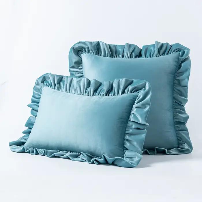 Housse de coussin en velours à volants