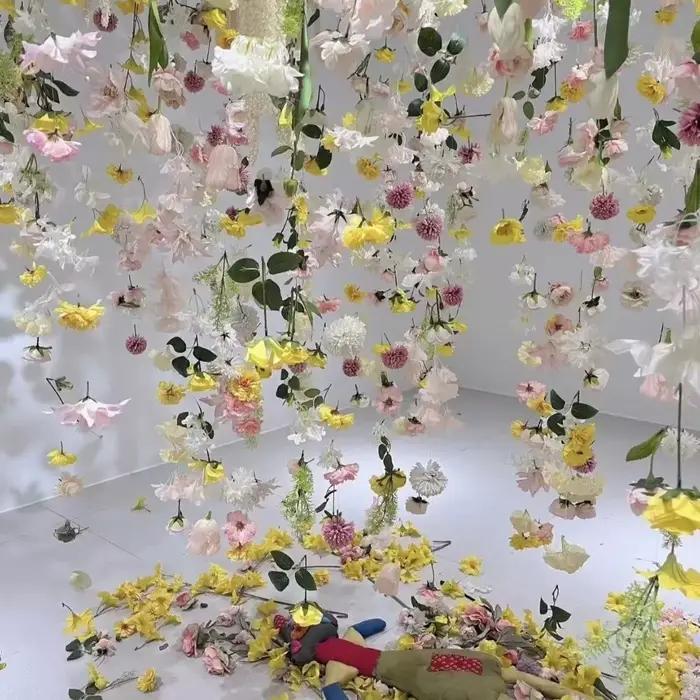Rideau de fleurs artificielles flottantes romantiques pour décoration intérieure et événements festifs occasions spéciales