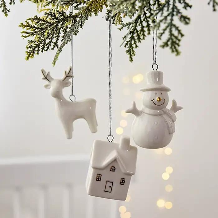 Ornement de pendentif de maison en céramique, peinture à chaud, arbre de Noël, breloques évidées, maison de neige, artisanat en céramique, mise en scène, décoration d'intérieur