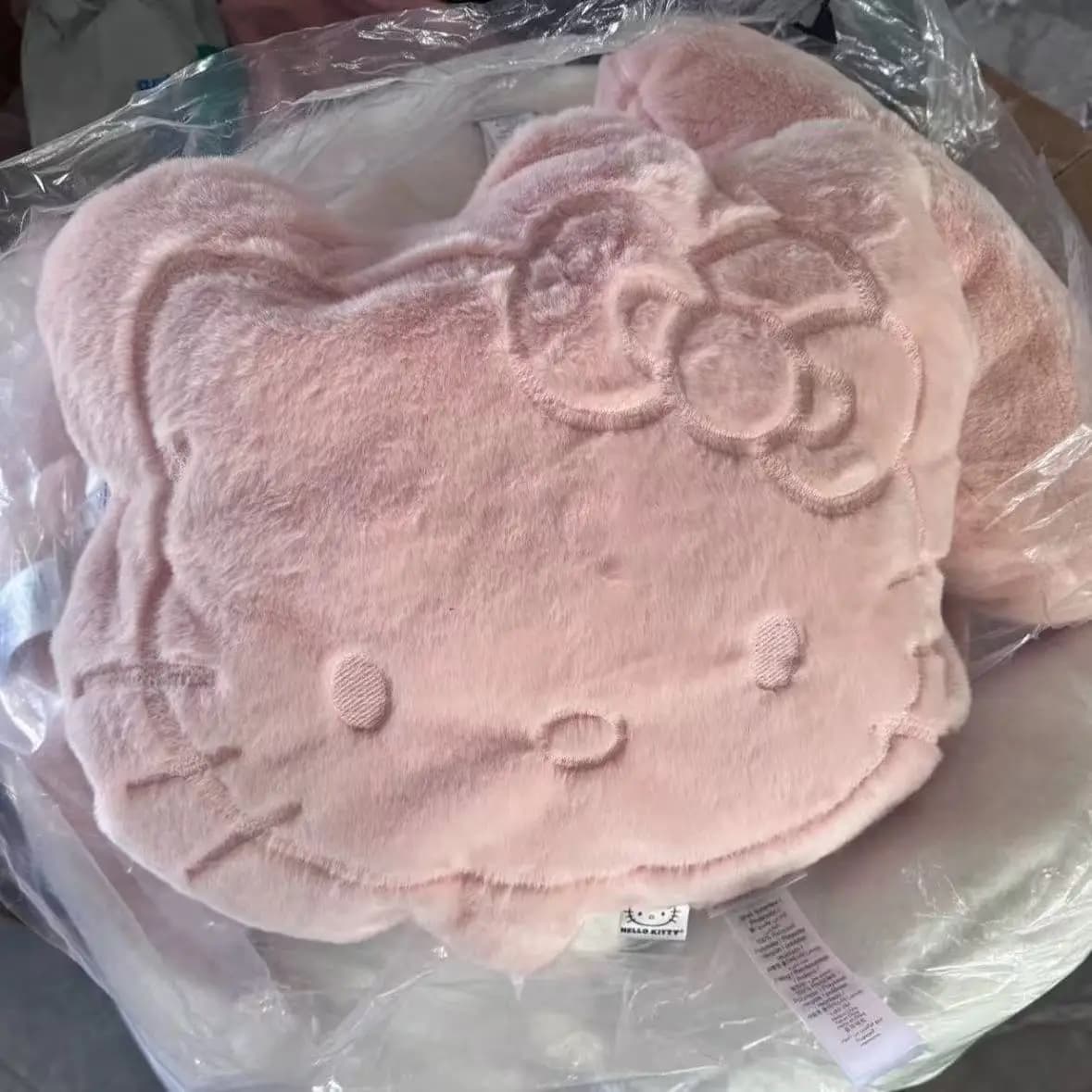 Coussin en peluche Hello Kitty mignon, coussin de dossier pour dortoir, décoration de voiture, cadea