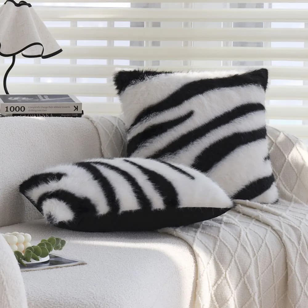 Housse de coussin en fausse fourrure douce, imprimé zèbre, taie d'oreiller rayée noire et blanche, p